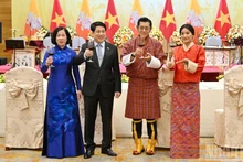 State President Luong Cuong (second, left) and his spouse host a solemn banquet in Ha Noi on August 19 evening in honour of Bhutanese King Jigme Khesar Namgyel Wangchuck, Queen Jetsun Pema Wangchuck and the high-ranking delegation of Bhutan. (Photo: NDO)