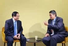 Prime Minister Pham Minh Chinh (L) meets with President of Palau Surangel Whipps Jr. in Nice, France on June 9 (Photo: VGP)