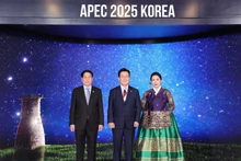 State President Luong Cuong (first, left) at a banquet for APEC leaders, hosted by President of the Republic of Korea (RoK) Lee Jae Myung on October 29 evening. (Photo: VNA)