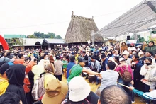 The programme “Springtime at the Border Guard Station– Warming the hearts of local residents” is held in the border commune of Hung Son, Da Nang.