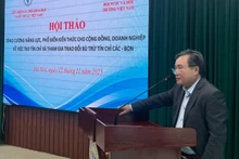 Dr Pham Quang Thao, Vice President of VUSTA, speaks at the event 