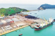 Beyond freight transportation, Hon La port is able to welcome international cruise ships, opening opportunities for maritime tourism and contributing to local sustainable growth.