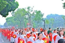 A street parade event in Ha Noi organised by the Viet Nam Centre for Culture and Arts Exhibition (under the Ministry of Culture, Sports and Tourism).