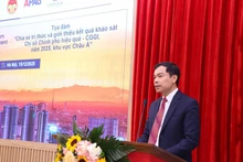 Associate Professor Dr Nguyen Manh Hung, Vice President of the Ho Chi Minh National Academy of Politics, addresses the dialogue in Ha Noi on December 15. (Photo: VNA)