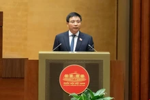 Minister of Finance Nguyen Van Thang speaks at the NA's 10th session (Photo: quochoi.vn)