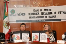 The signing ceremony of the Vietnam–Mexico parliamentary cooperation. agenda. (Photo: VNA)