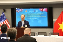 Vietnamese Ambassador to the US Nguyen Quoc Dung addresses the forum. (Photo: VNA)