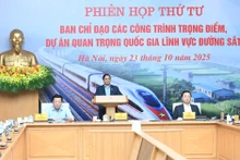 Prime Minister Pham Minh Chinh addressrd the fourth meeting of the steering committee for key national railway projects on October 23. (Photo: NDO)