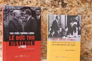 The two publications: “The Paris Agreement – A Triumph of Viet Nam’s Independence, Self-Reliance and Justice” by former Vice President Nguyen Thi Binh, and “The Negotiations between Le Duc Tho and Kissinger in Paris” by Luu Van Loi and Nguyen Anh Vu. 