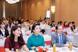 Dr Ngo Phuong Lan and members of the DANAFF 4 Organising Committee at a press conference introducing the festival.
