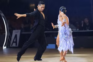 Phan Hien and Thu Huong's solo Samba performance at the Philippine Superstars Open Dance Festival 2026 in Manila. (Photo: nhandan.vn)