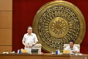 Chairman of the National Assembly Tran Thanh Man chairs a working session with permanent members of the NA’s Committee for People's Aspirations and Supervision on key tasks for 2026 and the 2026–2031 term on May 25, 2026. (Photo: NDO)