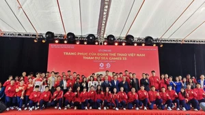 The official uniforms of the Vietnamese sports delegation to SEA Games 33 are unveiled at a ceremony held on November 29, 2025 in Hanoi. (Photo: VNA)