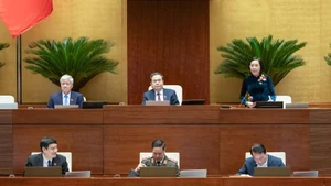 National Assembly Chairman Tran Thanh Man and Vice Chairpersons of the National Assembly chair and direct the meeting. (Photo: DANG ANH)