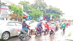 National Highway No.91 through Can Tho City is often flooded after heavy rain. (Photo: NDO)