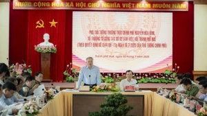 Deputy Prime Minister Nguyen Hoa Binh leads the Government’s working delegation to work with the Standing Committee of the Hue City Party Committee.