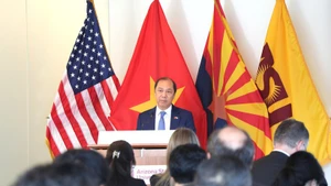 Vietnamese Ambassador to the US Nguyen Quoc Dung speaks at the seminar. (Photo: VNA)