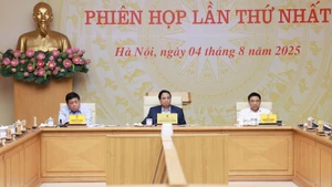 The first meeting of the national steering committee for implementing the Politburo’s Resolution No. 68-NQ/TW takes place on August 4. (Photo: VNA)
