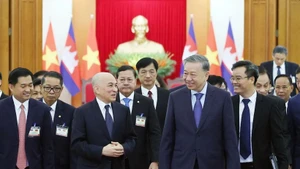 Party General Secretary To Lam (right, front) meets with Cambodian King Norodom Sihamoni during his state visit to Vietnam on November 28, 2024. (Photo: VNA)