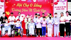 K Hospital brings the Tet holiday atmosphere to patients receiving treatment at all facilities in Ha Noi. (Photo: GIANG NAM)