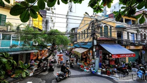 A bustling corner of Ha Noi's Old Quarter. (Photo: THANH DAT)