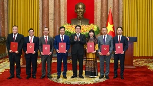 President Luong Cuong with newly accredited and appointed Vietnamese ambassadors abroad. (Photo: NDO)