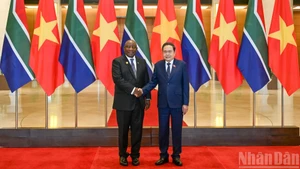 National Assembly Chairman Tran Thanh Man (right) meets with South African President Matamela Cyril Ramaphosa in Ha Noi on October 24, 2025.