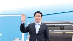 State President Luong Cuong leaves Ha Noi for APEC Economic Leaders’ Week in the RoK on October 29 morning. (Photo: VNA)