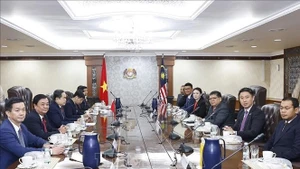 At the talks between Chairman of the National Assembly Tran Thanh Man and Speaker of the Malaysian House of Representatives Tan Sri Dato’ Johari bin Abdul. (Photo: VNA)