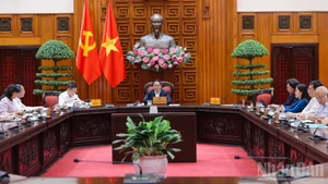 PM Pham Minh Chinh chairs the meeting with permanent Government members and representatives from ministries and agencies on September 12. (Photo: NDO)