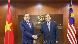 National Assembly Chairman Tran Thanh Man and President of the Malaysian Senate Dato Awang Bemee Awang Ali Basah in their meeting in Kuala Lumpur on September 19, 2025. (Photo: VNA)