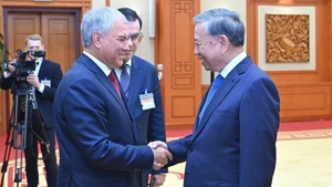 Party General Secretary To Lam receives Chairman of the State Duma of the Federal Assembly of the Russian Federation Vyacheslav Volodin.