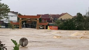 Flooding on Giang street in Huong Son, Ha Tinh province, at 6:20 am on September 29, 2025. (Photo: VNA)