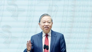 Party General Secretary To Lam speaks at the national conference reviewing the Government’s performance in 2025 and outlining tasks for 2026 (Photo: VNA)