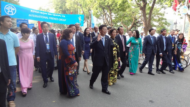 Cycling for improvement of urban environment and transport ảnh 6