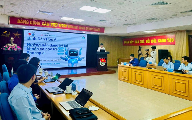 The programme aims to provide free AI training for two million young Vietnamese people during the 2025–2026 period. (Photo: nhandan.vn)