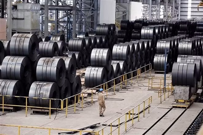 Steel sheet production at Hoa Phat Steel Co., Ltd. (Photo :VNA)