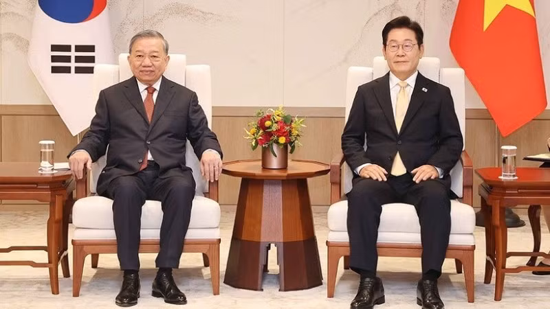 General Secretary To Lam and President of the Republic of Korea Lee Jae Myung. (Photo: THONG NHAT/VNA)