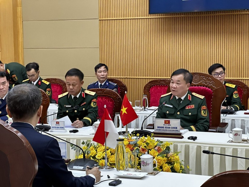 Deputy Minister of National Defence Sen. Lt. Gen. Hoang Xuan Chien speaks at the 16th Viet Nam – Singapore Defence Policy Dialogue in Da Nang city on October 28. (Photo: VNA)