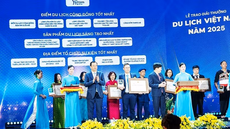 The T20–Quyet Thang Company was honoured in the creative tourism product category for its experience titled “Legendary Truong Son Trail – Command Cave”.