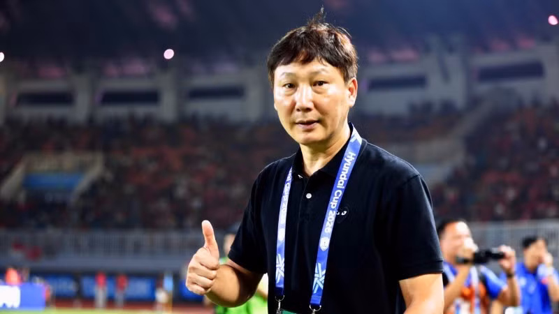 Head coach Kim Sang-sik’s personnel and tactical changes steered Viet Nam to a convincing win. (Photo: VFF)