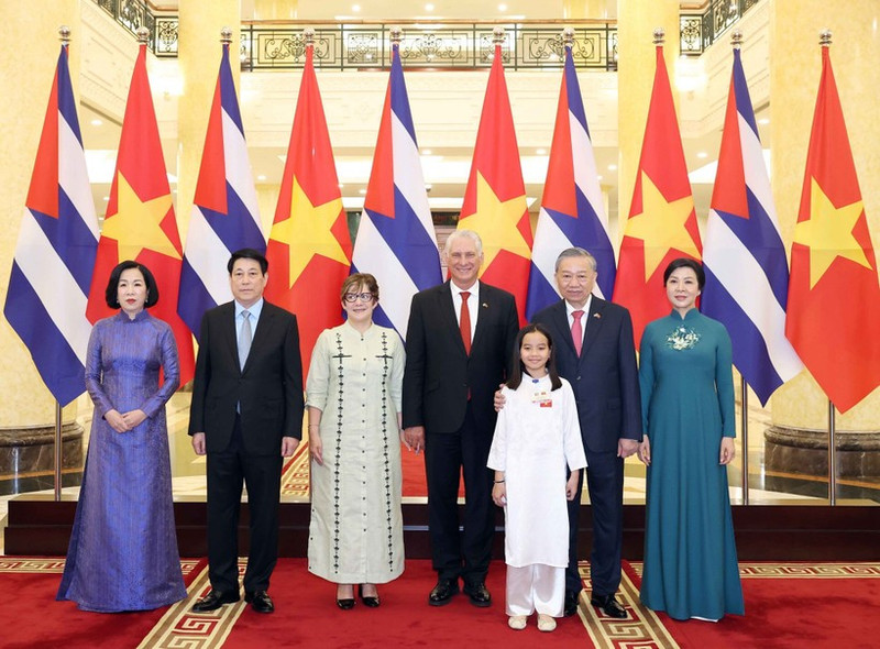 General Secretary of the Communist Party of Viet Nam Central Committee To Lam, State President Luong Cuong, and their spouses jointly preside over a state banquet in Ha Noi on September 1 in honour of First Secretary of the Communist Party of Cuba Central Committee and President of Cuba Miguel Díaz-Canel Bermúdez and his spouse Lis Cuesta Peraza, (Photo: VNA)