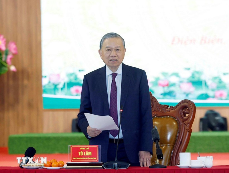 Party General Secretary To Lam speaks at the working session (Photo: VNA)