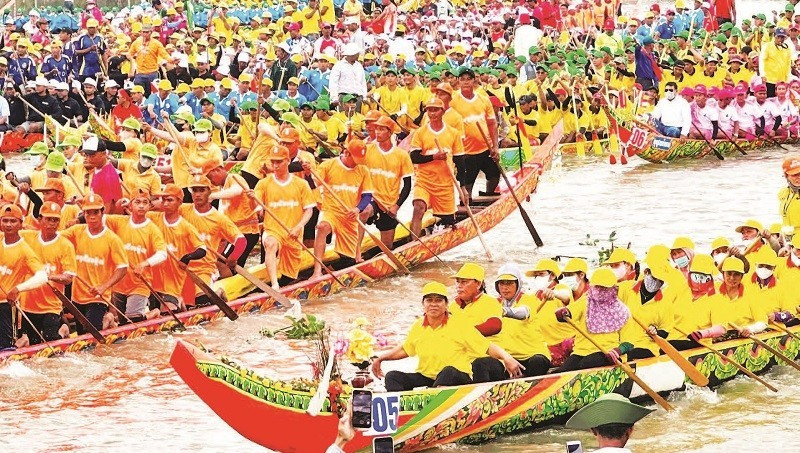 Boat racing festival in Can Tho. (Photo: nhandan.vn)