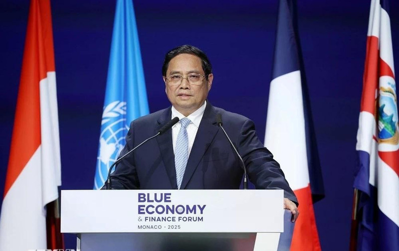 Prime Minister Pham Minh Chinh delivers a speech at the Blue Economy and Finance Forum hosted by the Principality of Monaco as part of the 3rd United Nations Ocean Conference (UNOC 3). (Photo: VNA)