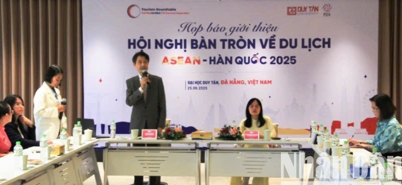 Press conference on June 25. (Photo: ANH DAO)