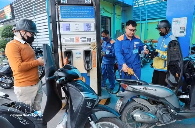 A petrol station in in Ha Noi (Photo: VNA)