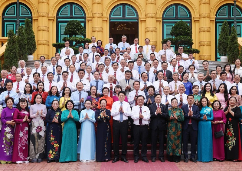 State President Luong Cuong and delegates (Photo: VNA)