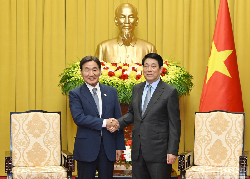 State President Luong Cuong and Park Chang-dal, Special Envoy of the President of the RoK at the meeting.