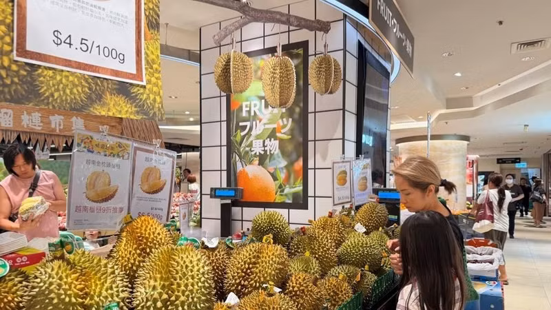 A durian stall at APITA supermarket (Photo: VNA)